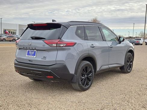 Used 2023 Nissan Rogue SV w/ SV Premium B Package image 5