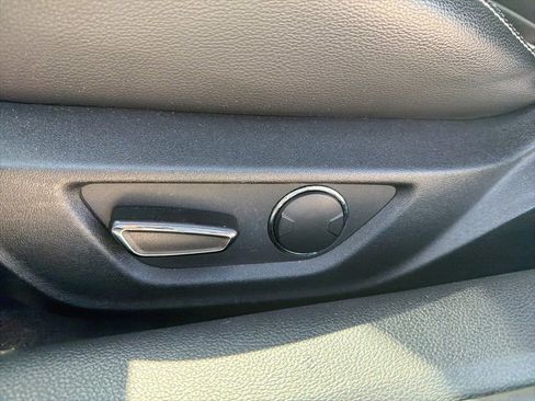 Used 2017 Ford Mustang Premium image 13