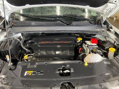 Used 2022 Jeep Compass Latitude image 10