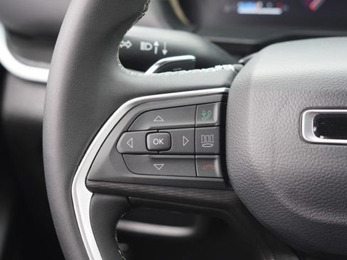 Used 2024 Jeep Grand Cherokee Laredo X RWD image 22