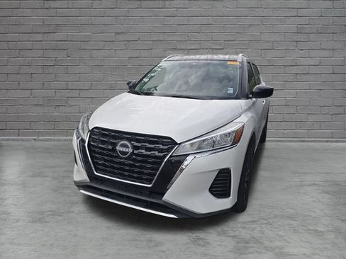 Certified 2024 Nissan Kicks SV w/ Interior Electronics Package FWD image 3