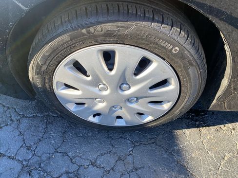 Used 2015 Toyota Corolla LE Premium image 4