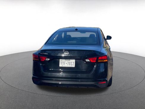 Used 2025 Nissan Altima 2.5 SV image 12