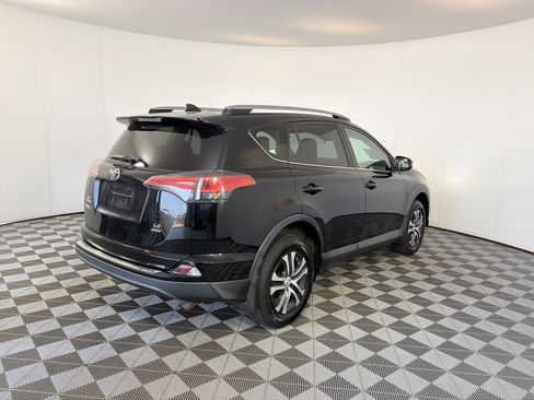 Used 2018 Toyota RAV4 LE w/ All Weather Liner Package AWD/4WD image 10
