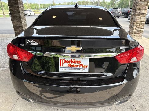 Used 2017 Chevrolet Impala Premier w/ Enhanced Convenience Package FWD image 7