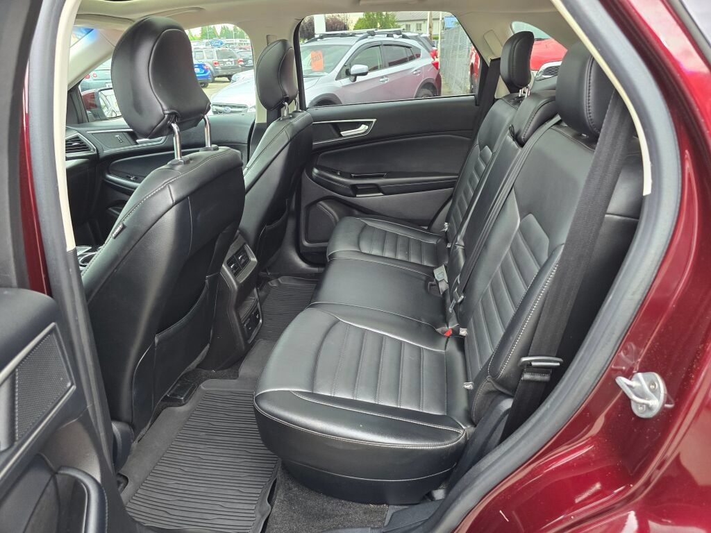 Used 2017 Ford Edge SEL w/ Equipment Group 201A AWD/4WD image 16