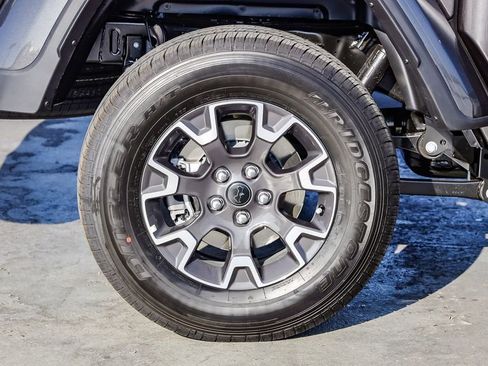 New 2025 Jeep Gladiator Sport w/ Premium Package image 12