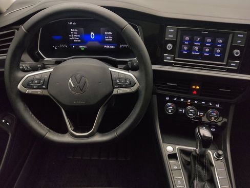 Used 2024 Volkswagen Jetta SE w/ Panoramic Sunroof Package FWD image 22