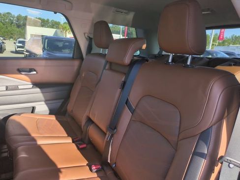Used 2023 Nissan Pathfinder Platinum w/ Lighting Package (N92) AWD/4WD image 30