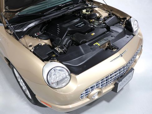 Used 2005 Ford Thunderbird image 91