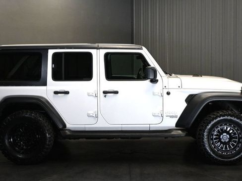 Used 2019 Jeep Wrangler Unlimited Sport S AWD/4WD image 4