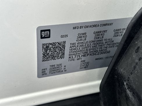 Used 2025 Chevrolet Trax LT w/ LT Convenience Package FWD image 35