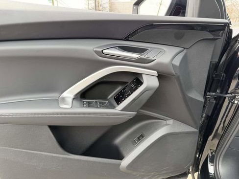 Used 2025 Audi Q5 Premium w/ Convenience Package image 17