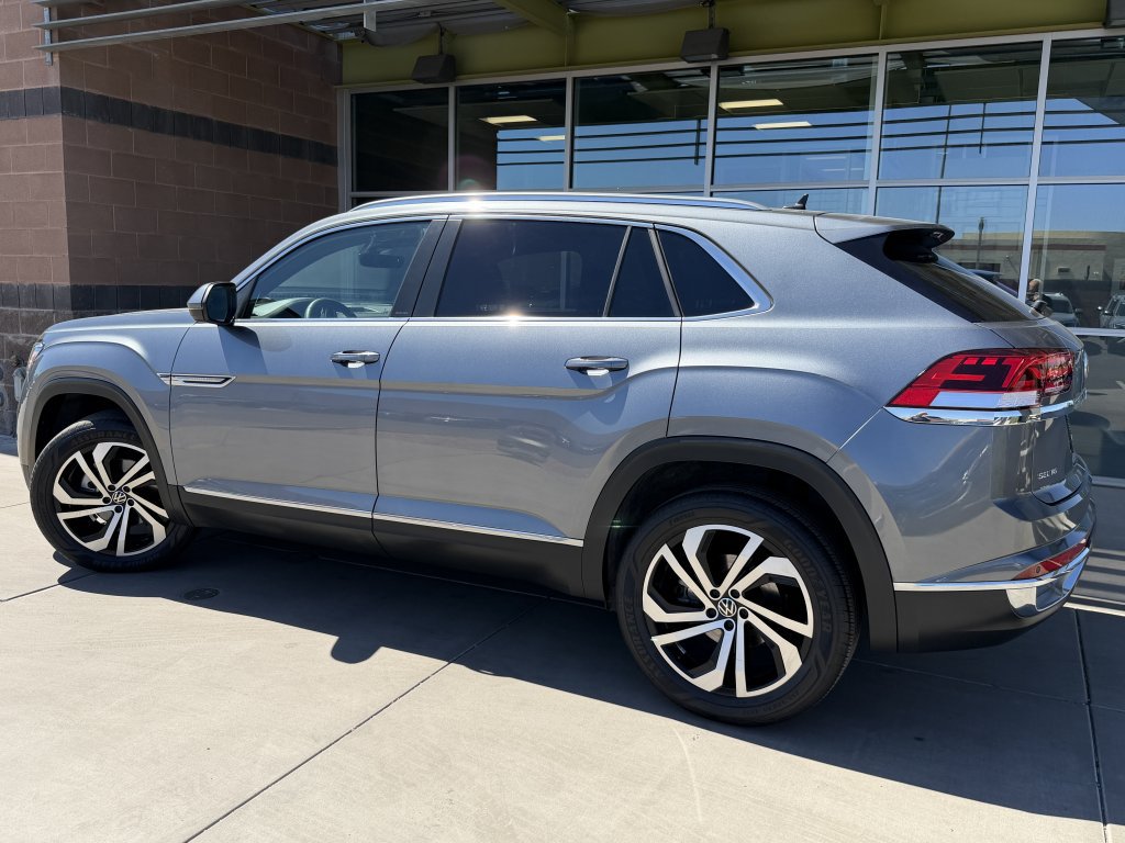 Used 2023 Volkswagen Atlas Cross Sport SEL AWD/4WD image 5