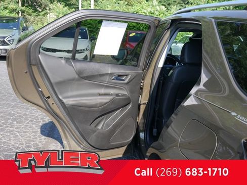 Used 2023 Chevrolet Equinox Premier FWD image 19
