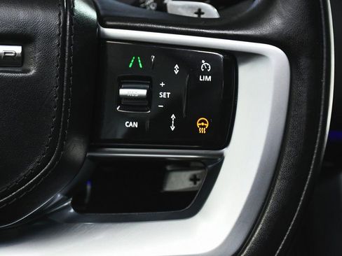 Used 2024 Land Rover Range Rover SE image 40