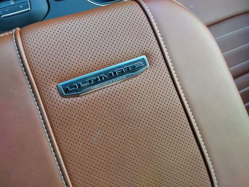 Used 2025 GMC Sierra 3500 Denali Ultimate image 19