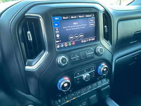 Used 2022 GMC Sierra 2500 AT4 w/ AT4 Preferred Package image 25