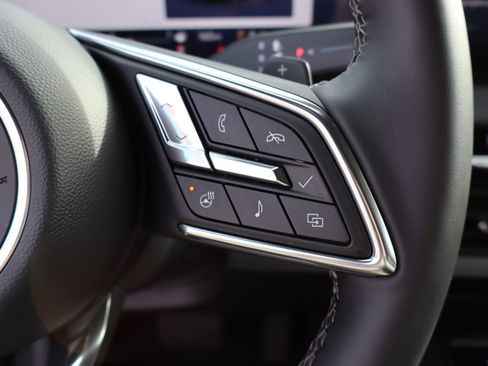 Used 2025 Buick Enclave Preferred image 17