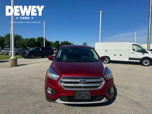Used 2017 Ford Escape SE FWD image 3