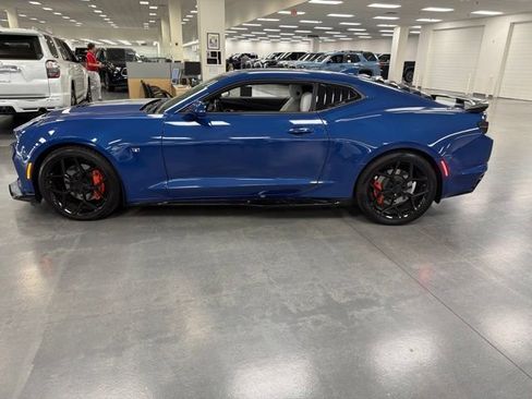 Used 2020 Chevrolet Camaro SS RWD image 4