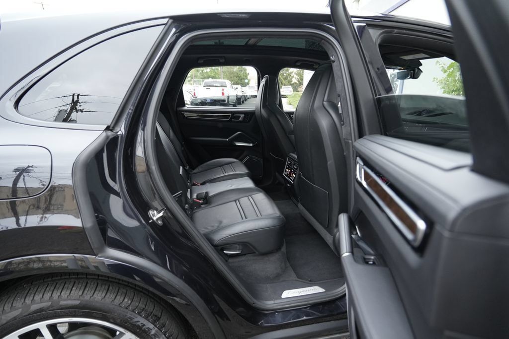 Used 2019 Porsche Cayenne Turbo AWD/4WD image 67