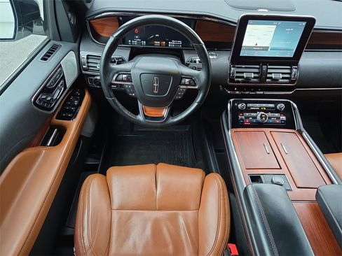 Used 2020 Lincoln Navigator Reserve w/ Luxury Package image 15
