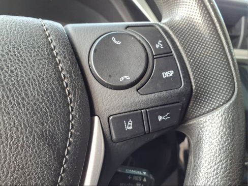 Used 2018 Toyota Corolla LE image 10