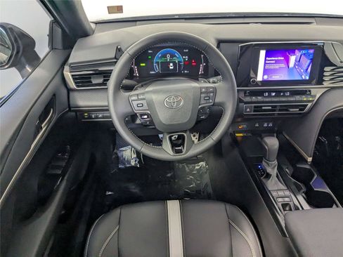 Certified 2025 Toyota Camry SE FWD image 38