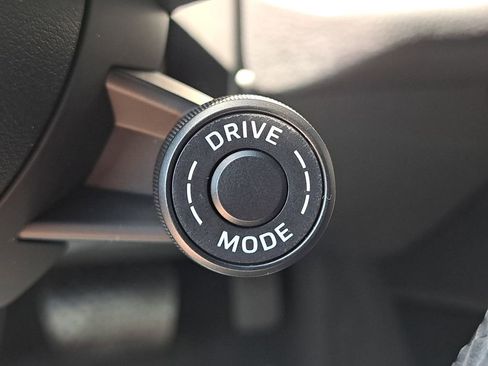 Certified 2025 Porsche Cayenne Coupe AWD/4WD image 41