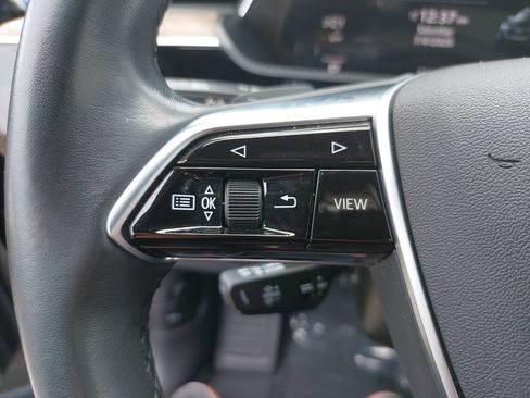 Certified 2022 Audi e-tron Prestige w/ Prestige Package AWD/4WD image 17