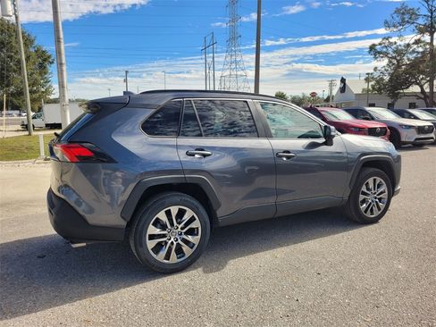 Used 2020 Toyota RAV4 XLE Premium image 14