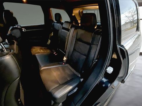 Used 2022 Jeep Grand Cherokee Laredo X image 21