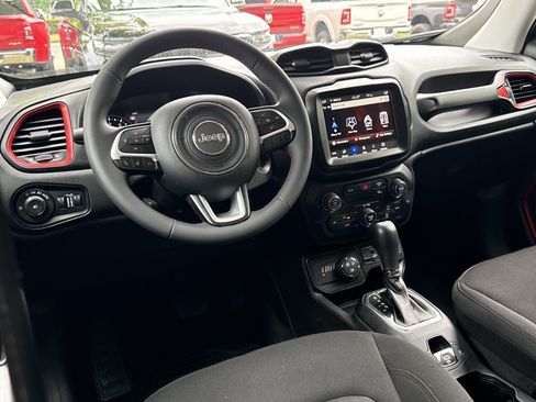 Used 2023 Jeep Renegade Trailhawk AWD/4WD image 21