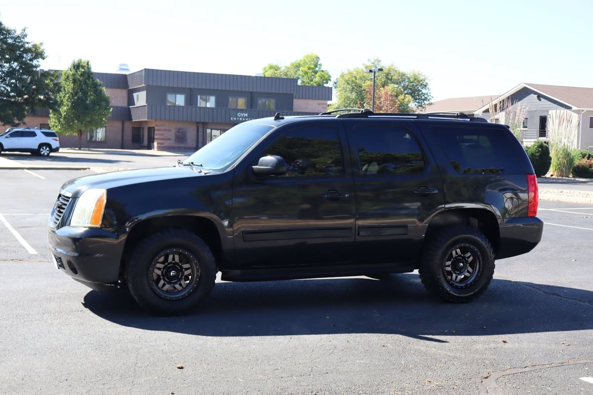 Used 2011 GMC Yukon SLT w/ SLT-2 Equipment Package AWD/4WD image 10