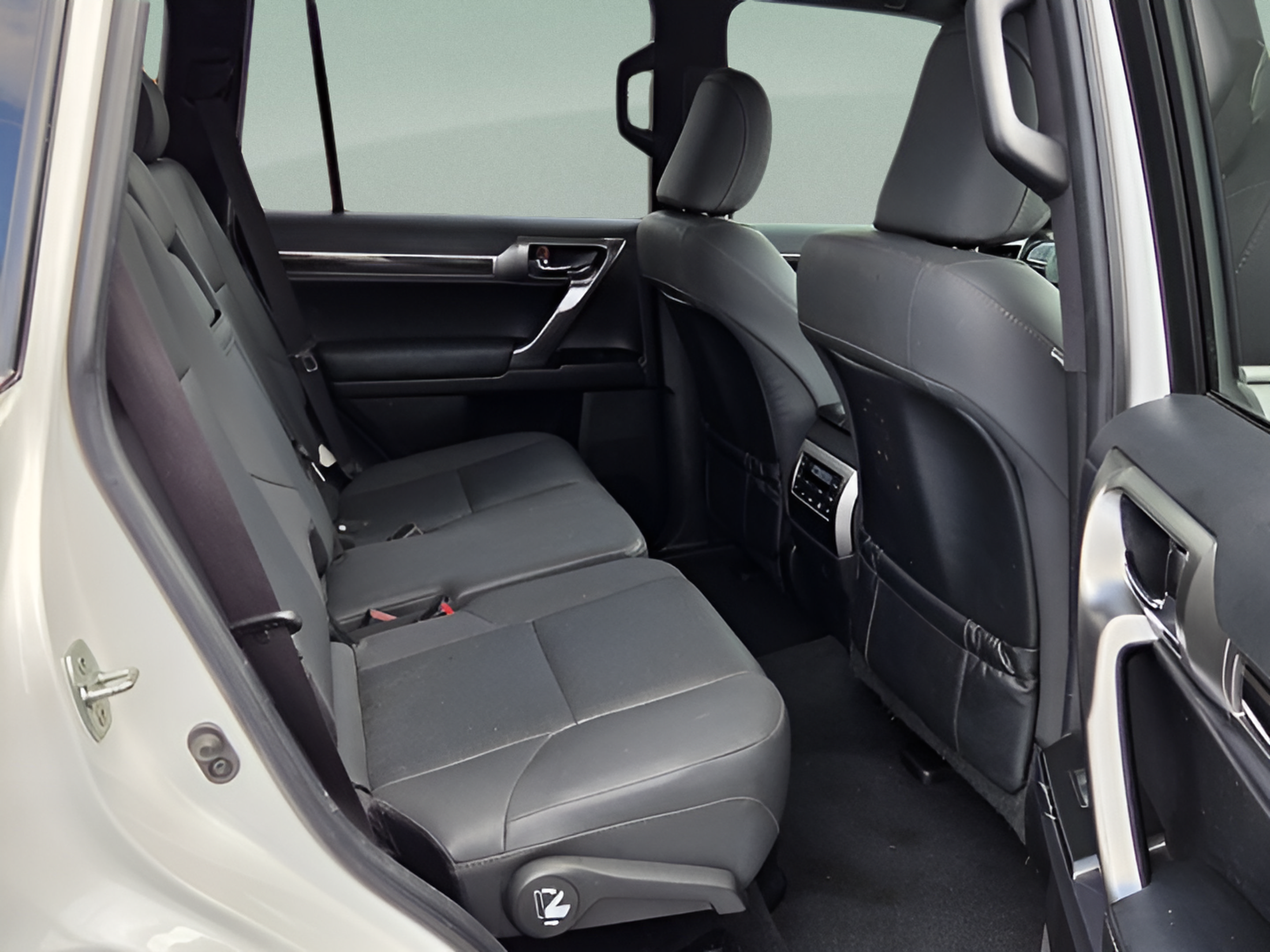 Certified 2023 Lexus GX 460 Premium w/ Premium Package AWD/4WD image 14