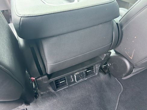 Used 2025 GMC Sierra 1500 SLT image 12