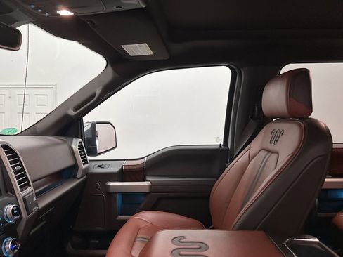 Used 2018 Ford F150 King Ranch w/ Equipment Group 601A Luxury AWD/4WD image 33