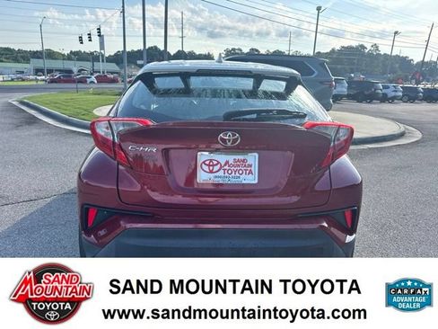 Used 2018 Toyota C-HR XLE FWD image 4