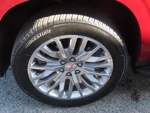 Used 2025 GMC Yukon Elevation image 15