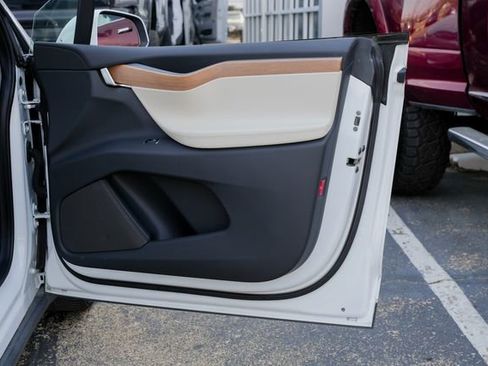 Used 2021 Tesla Model X Long Range image 26