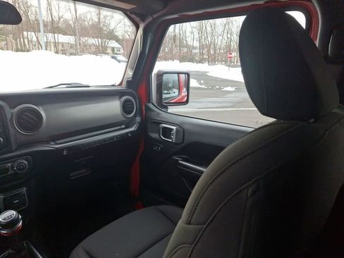 Used 2018 Jeep Wrangler Unlimited Sport S image 11