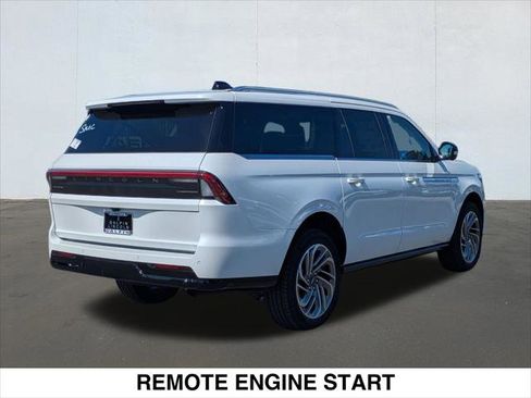 New 2026 Lincoln Navigator L Reserve AWD/4WD image 2