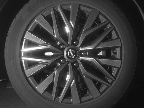 Used 2025 Nissan Altima 2.5 SV image 13