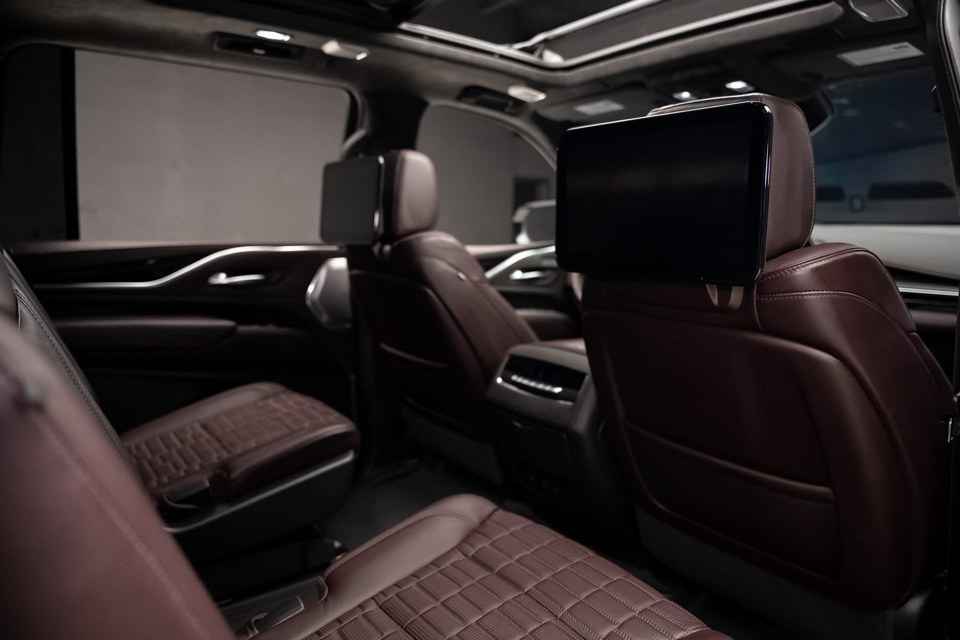 Used 2022 Cadillac Escalade ESV Premium Luxury Platinum w/ LPO, Floor Liner Package AWD/4WD image 73