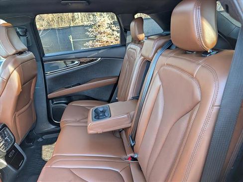 Used 2022 Lincoln Nautilus Reserve image 25