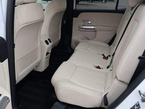 Used 2022 Mercedes-Benz GLB 250 4MATIC image 26