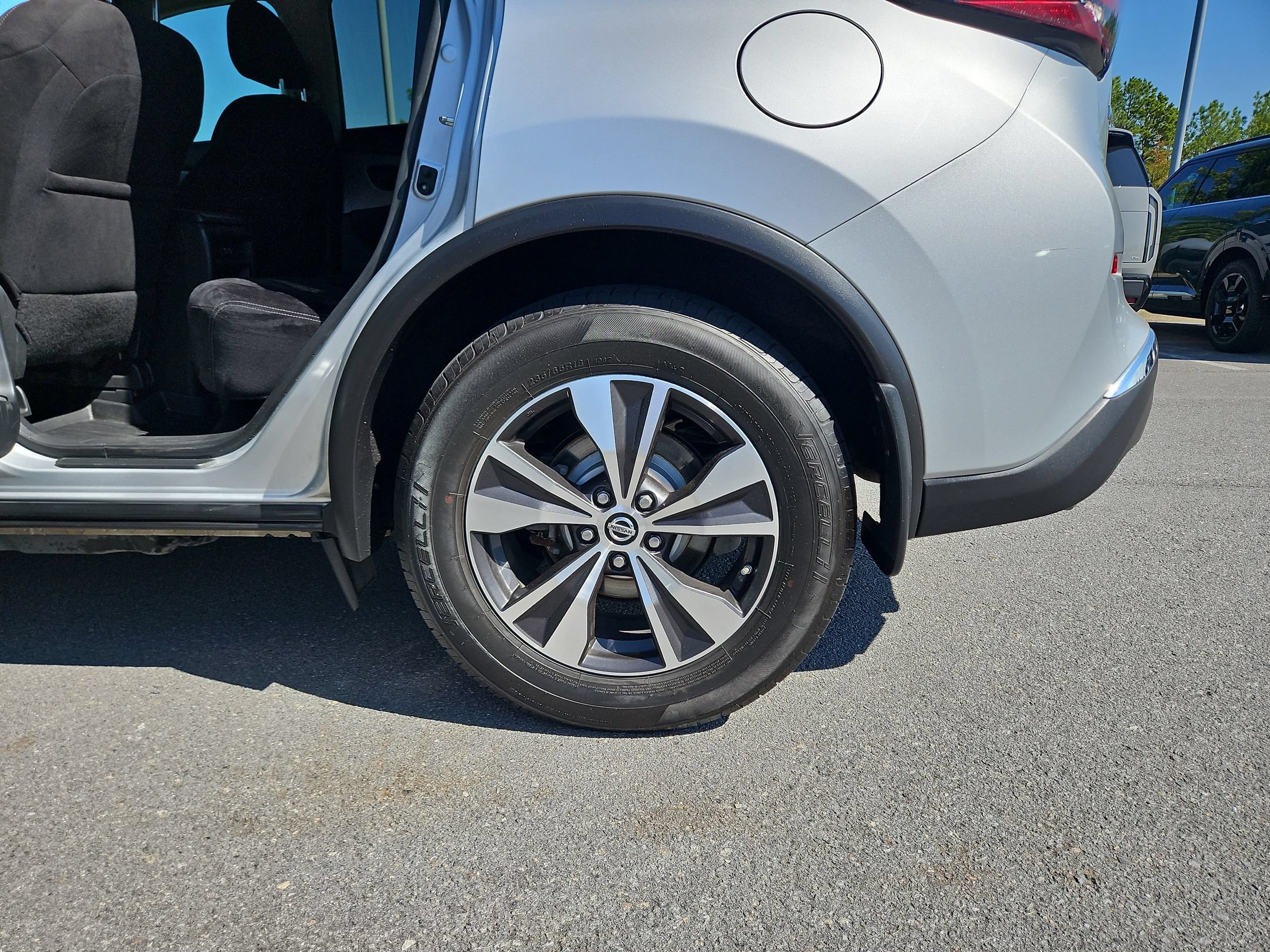 Used 2019 Nissan Murano SV AWD/4WD image 17