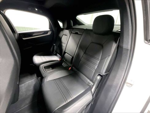 Used 2024 Porsche Cayenne S image 30