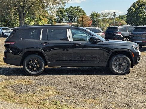 New 2025 Jeep Grand Cherokee L Altitude image 2